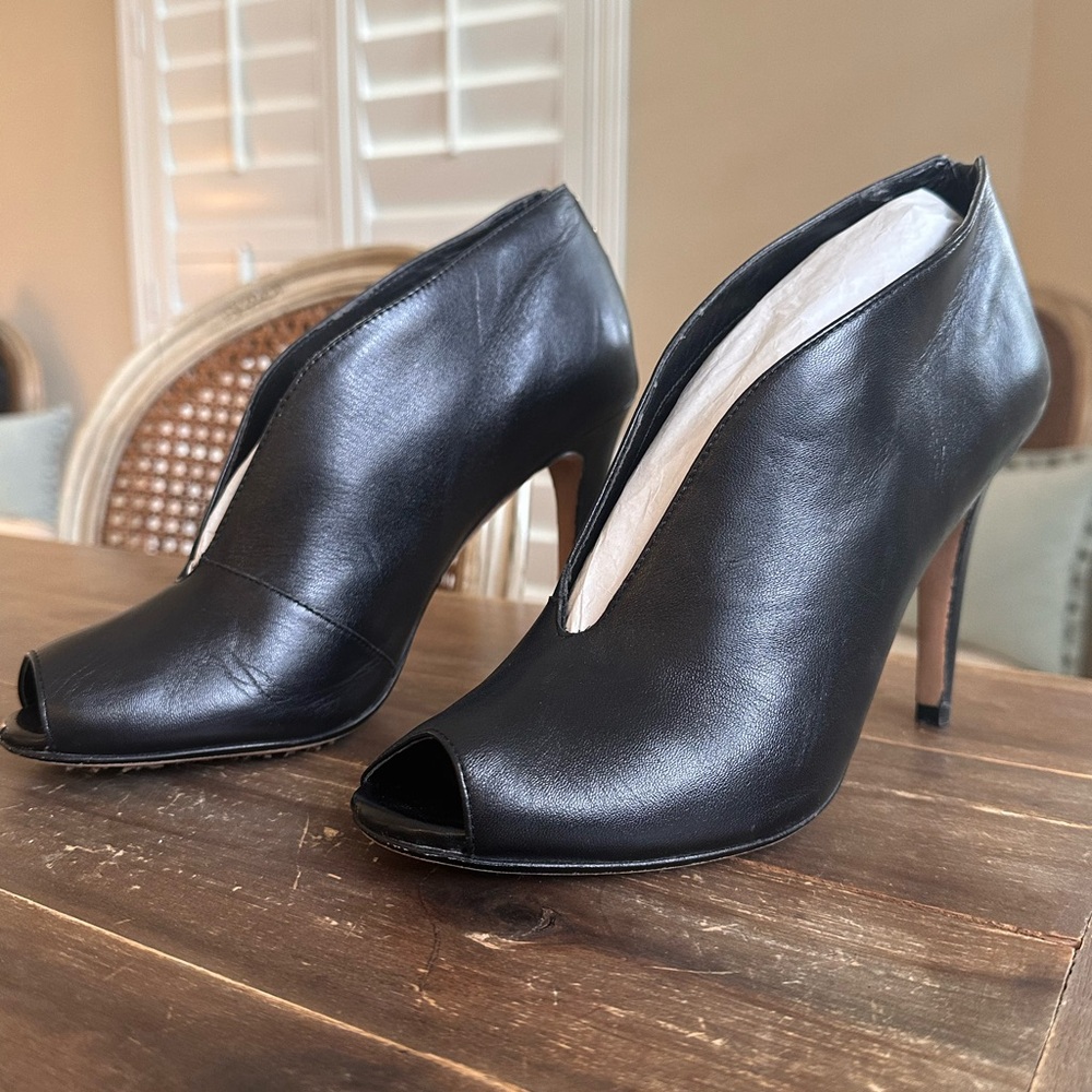 Elegant Halogen Black Peep-Toe Heels
